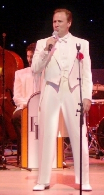 Singer and musical director Duncan Galloway (2007)